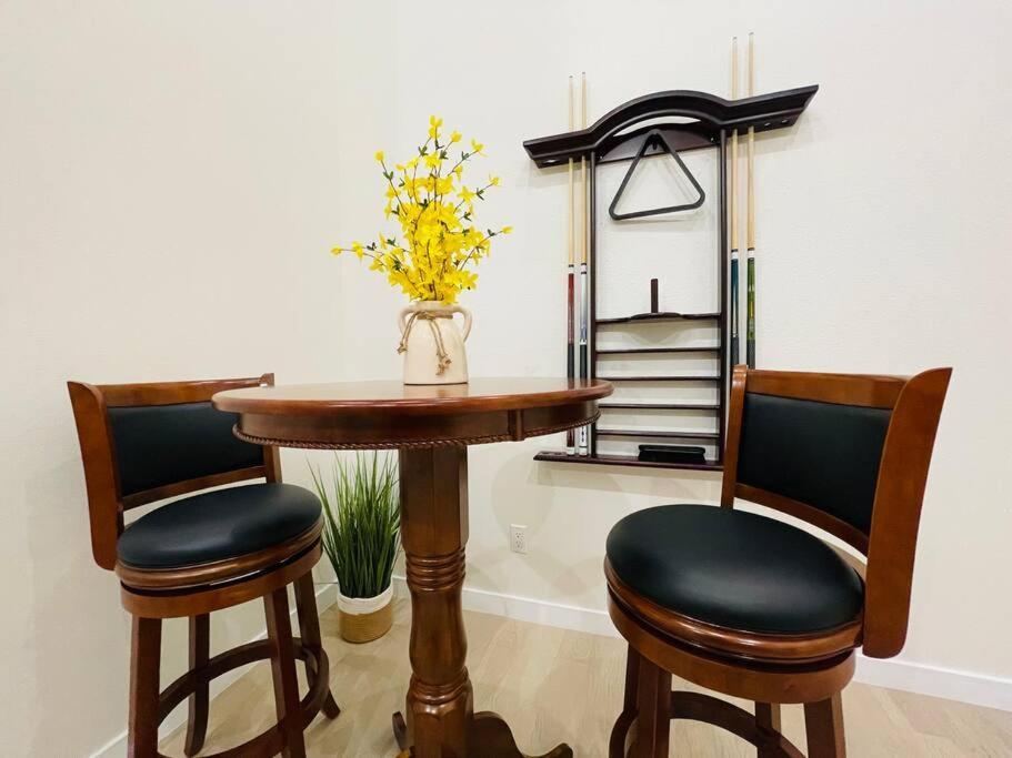 Bright, Stylish 4bd Modern House With Private Pool Holiday home Los Angeles