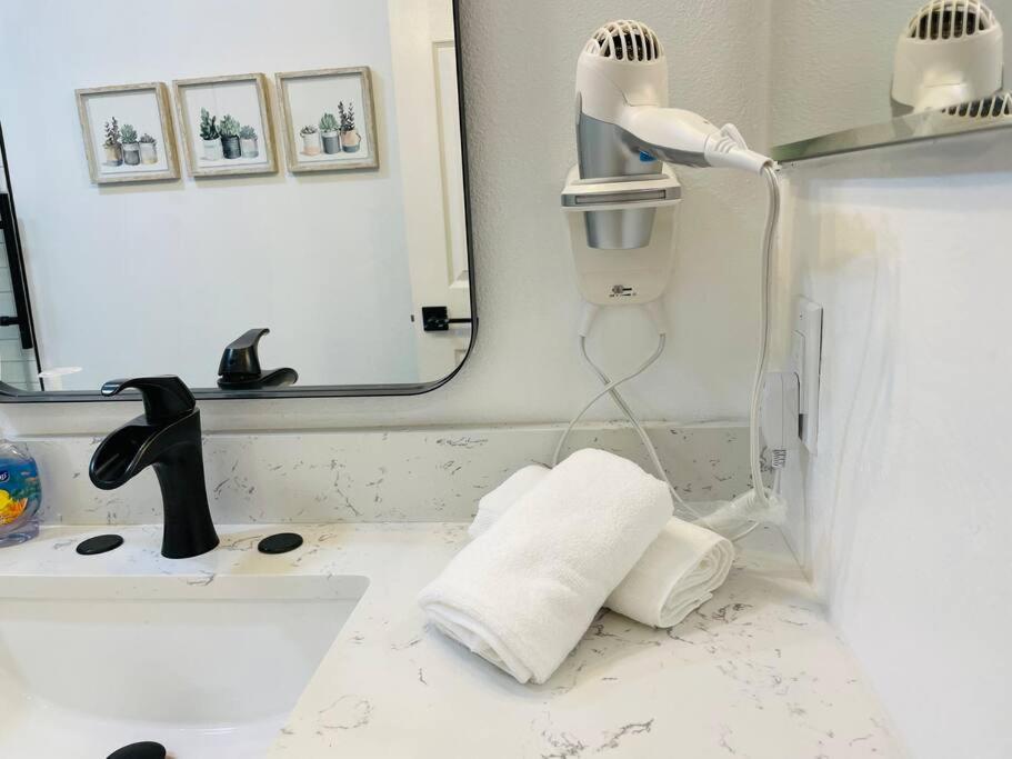Bright, Stylish 4bd Modern House With Private Pool Los Angeles
