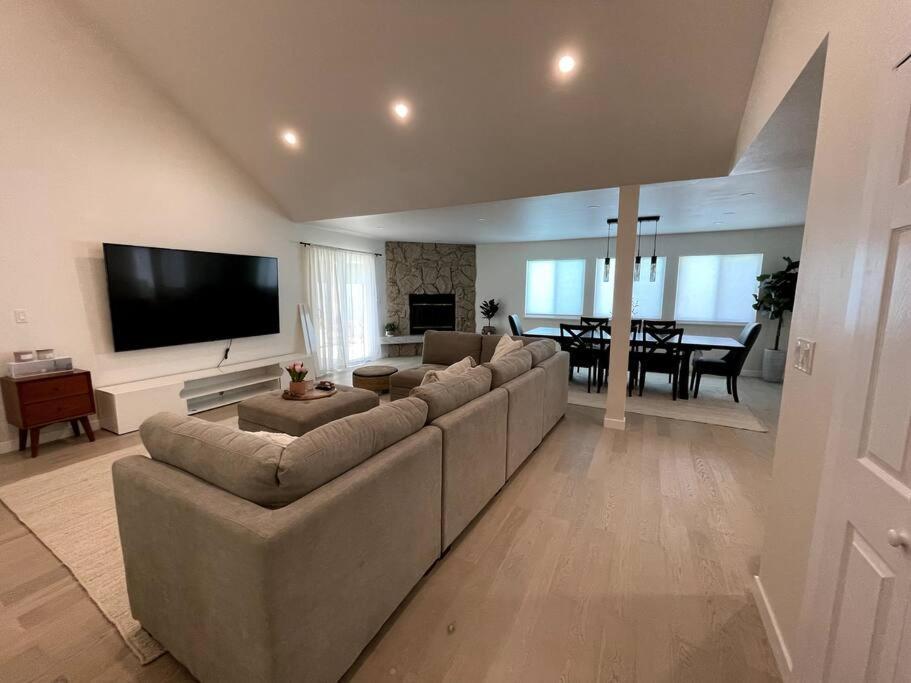 Bright, Stylish 4bd Modern House With Private Pool * Los Angeles