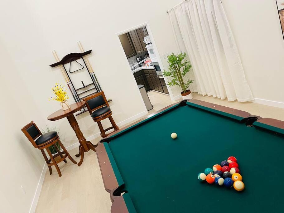 Bright, Stylish 4bd Modern House With Private Pool *