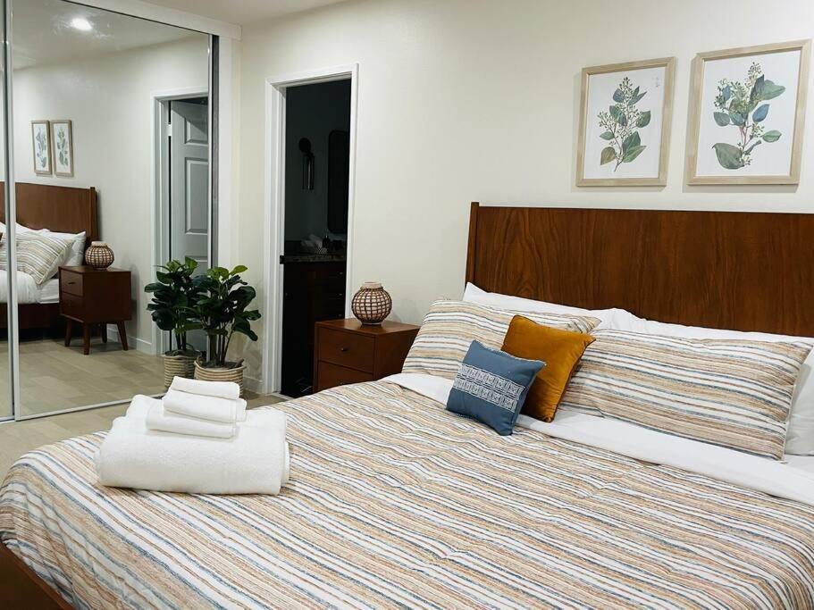 Bright, Stylish 4bd Modern House With Private Pool Holiday home Los Angeles