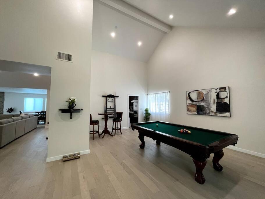 Bright, Stylish 4bd Modern House With Private Pool
